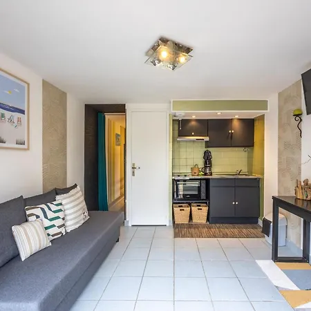 Hastings Gcm * غراند كامب-مايسي